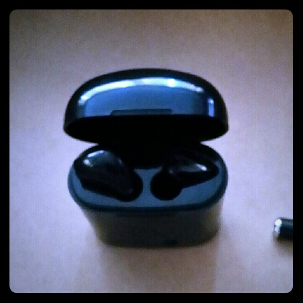 Brand New Black Wireless Earbuds